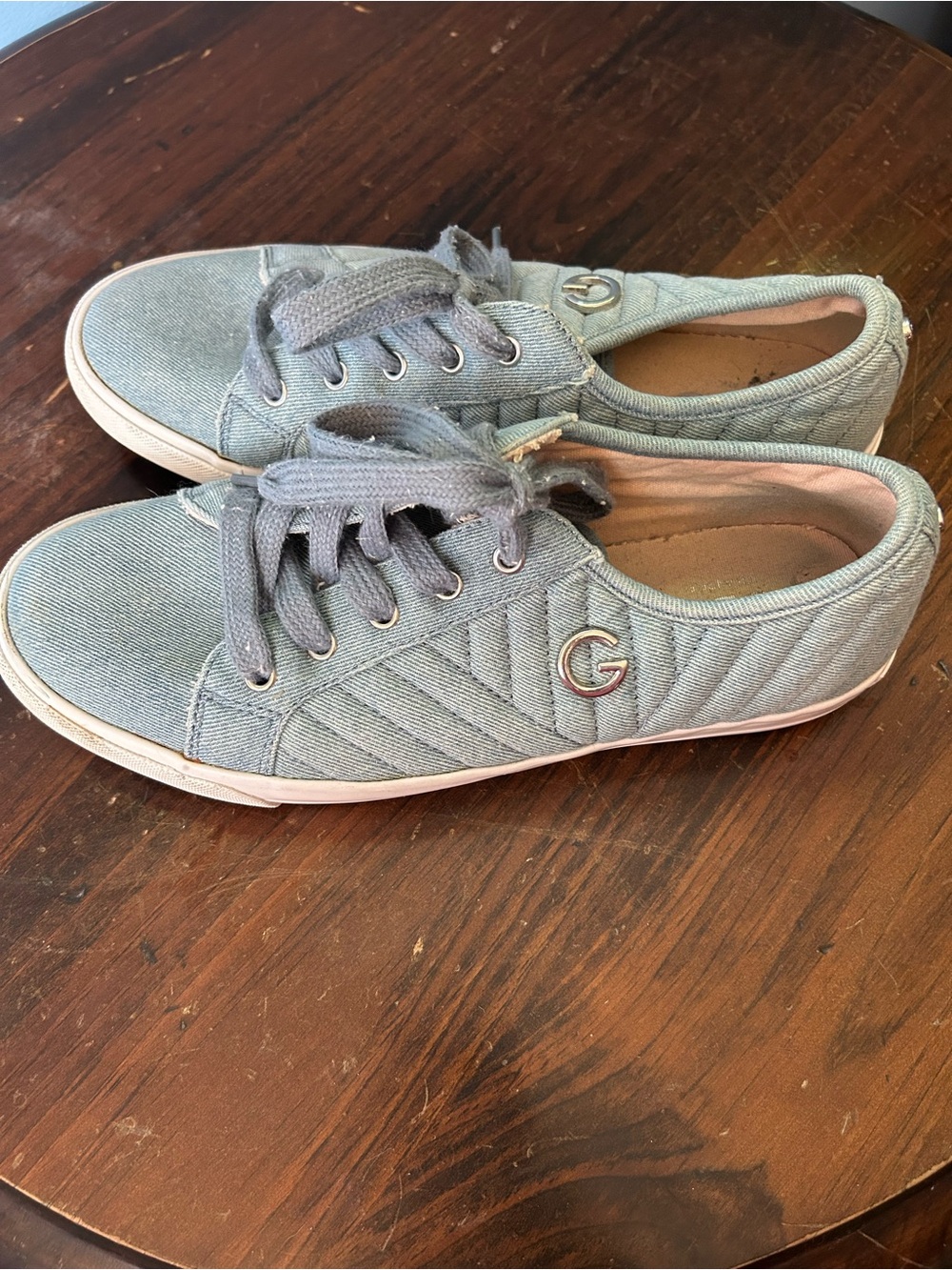 G by Guess Baddey low-top sneakers size 8.5